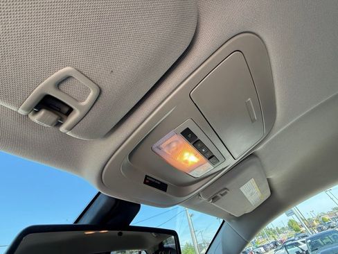 Used 2017 Chevrolet Colorado Z71 AWD/4WD image 25