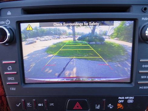 Used 2014 Chevrolet Traverse AWD LTZ image 24