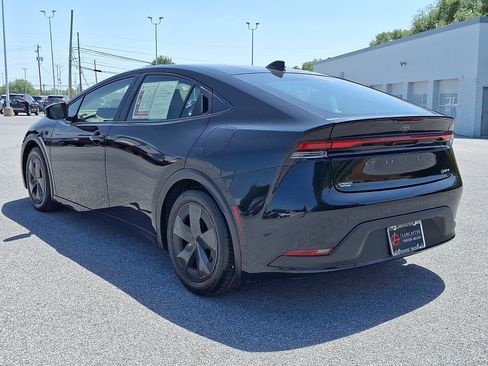 Used 2025 Toyota Prius LE FWD image 5