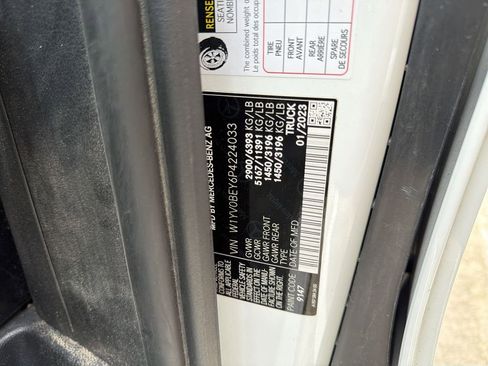 Used 2023 Mercedes-Benz Metris image 6