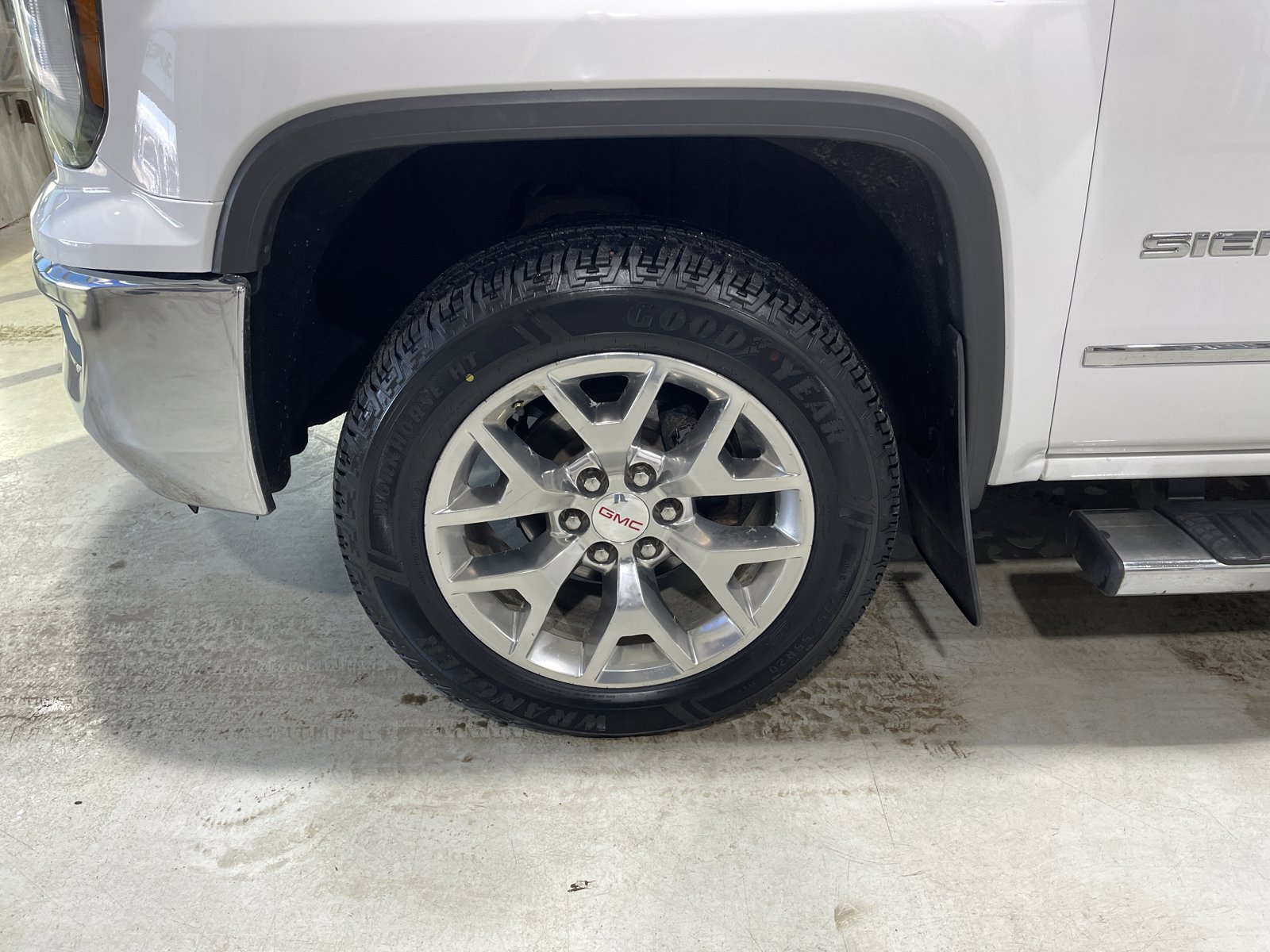 Used 2017 GMC Sierra 1500 SLT w/ SLT Premium Package AWD/4WD image 10