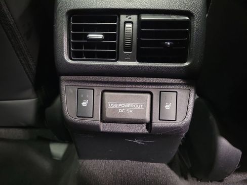 Used 2018 Subaru Outback 3.6R Limited AWD/4WD image 27
