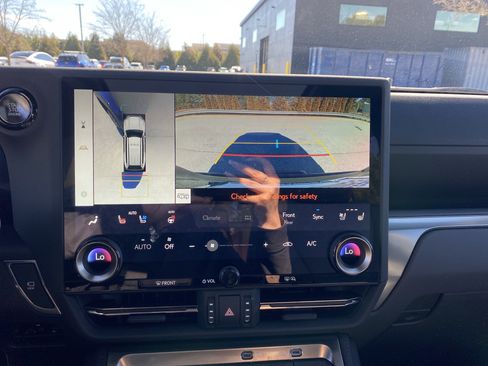 Used 2025 Lexus GX 550 GX 550 Luxury+ w/ Accessory Package (2T) image 40