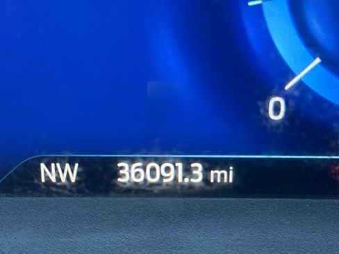 Used 2023 Ford Explorer Platinum w/ Technology Package image 23