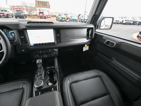 New 2025 Ford Bronco Badlands image 28