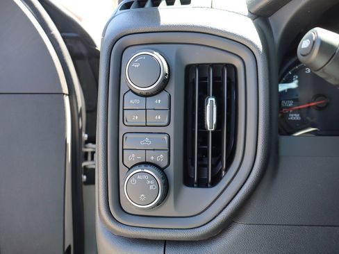 New 2026 Chevrolet Silverado 1500 Custom Trail Boss w/ LPO, Dark Essentials Package AWD/4WD image 17
