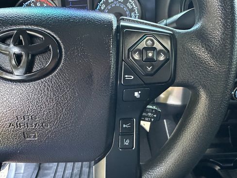 Used 2020 Toyota Tacoma SR5 image 30