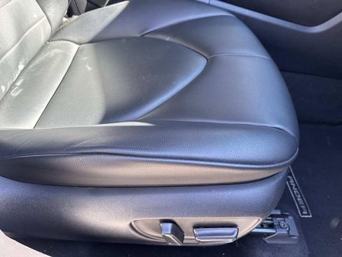 Used 2022 Toyota Highlander XLE image 16