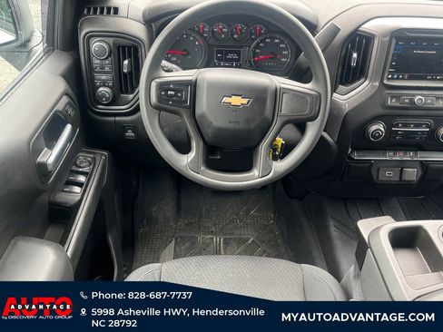 Used 2019 Chevrolet Silverado 1500 Custom w/ Custom Convenience Package AWD/4WD image 8