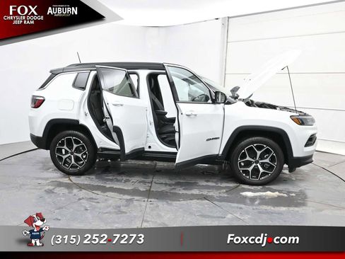 New 2026 Jeep Compass Limited image 39