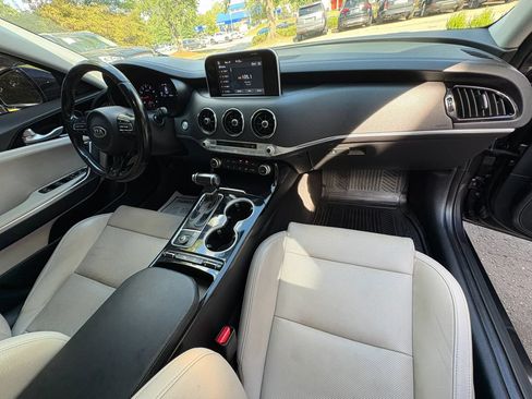 Used 2019 Kia Stinger RWD image 11