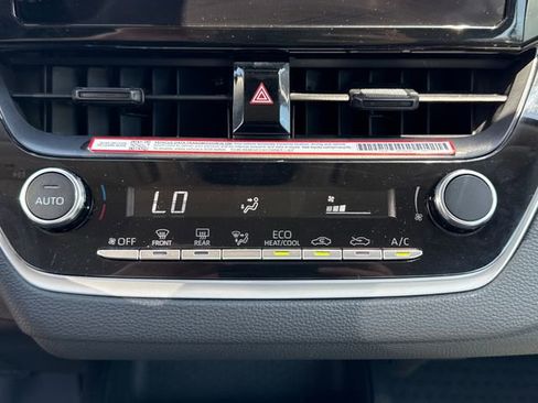 Used 2025 Toyota Corolla LE FWD image 26