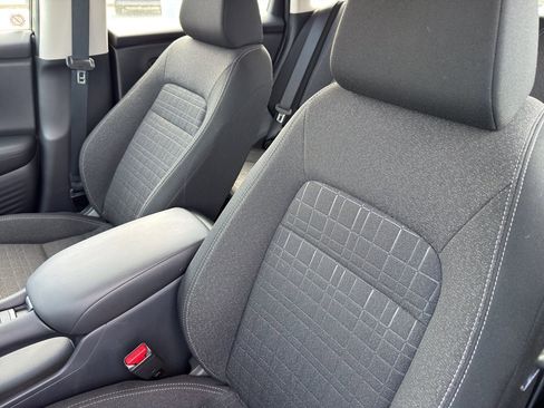 Certified 2025 Honda HR-V LX image 13