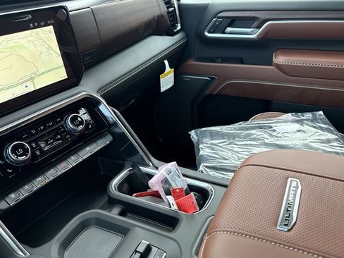 New 2026 GMC Sierra 3500 Denali Ultimate w/ LPO, Black Badging Package AWD/4WD image 24