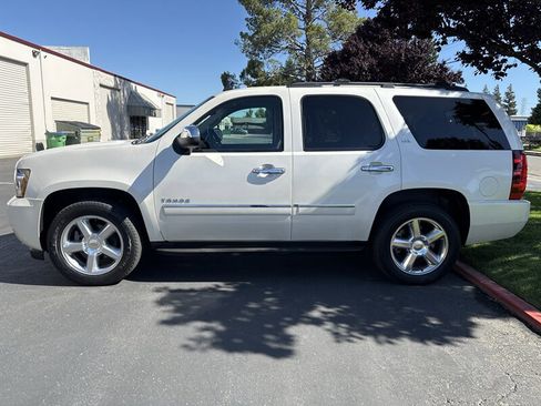Used 2011 Chevrolet Tahoe LTZ RWD image 7