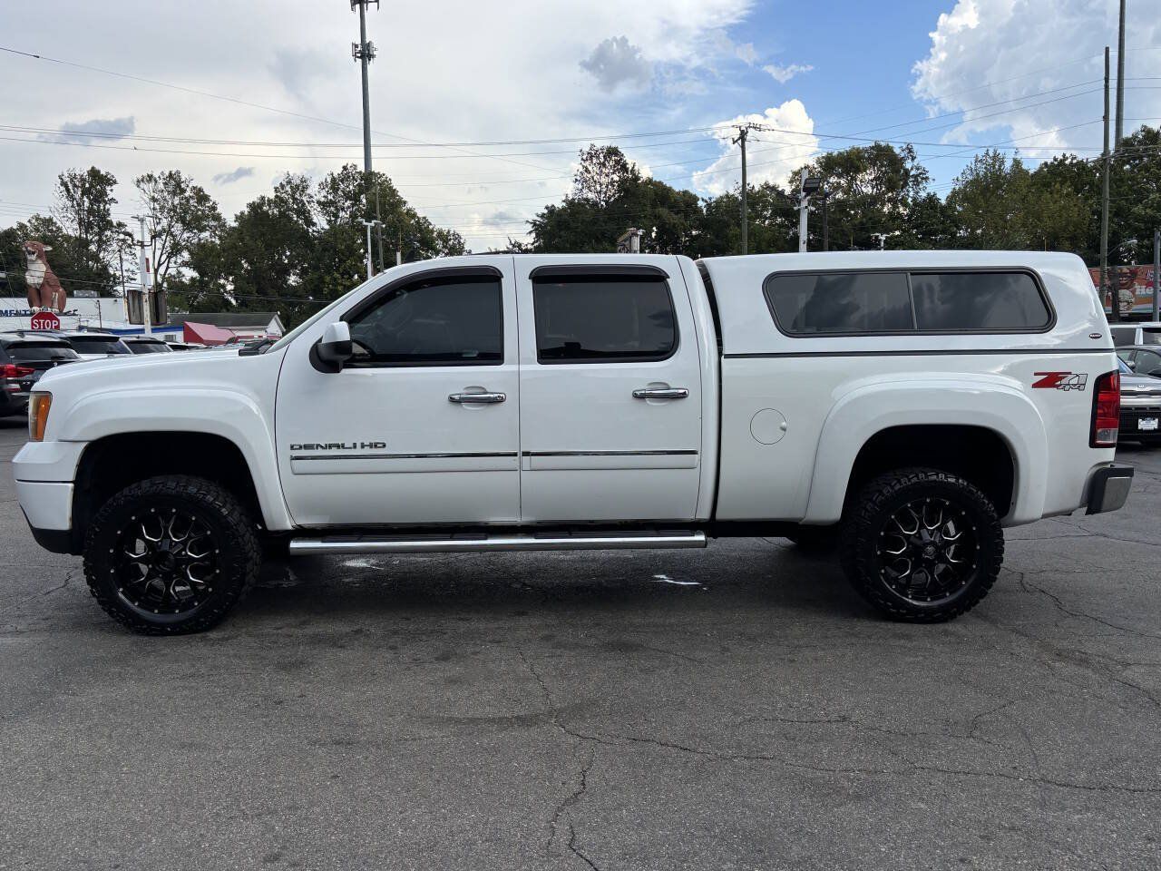 Used 2014 GMC Sierra 2500 Denali w/ Suspension Package, Off-Road AWD/4WD image 5