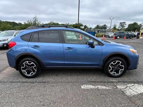 Used 2017 Subaru Crosstrek 2.0i Premium AWD/4WD image 4