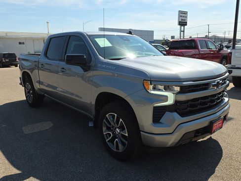 Used 2023 Chevrolet Silverado 1500 RST AWD/4WD image 2