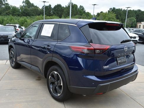 Used 2025 Nissan Rogue SV image 14