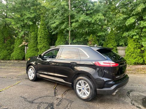 Used 2019 Ford Edge SEL w/ Equipment Group 201A AWD/4WD image 3