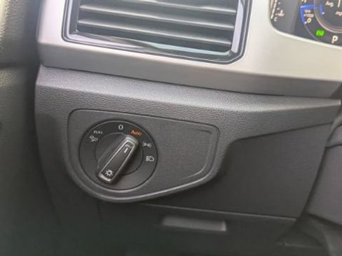 Used 2023 Volkswagen Atlas SE w/ Panoramic Sunroof Package image 34