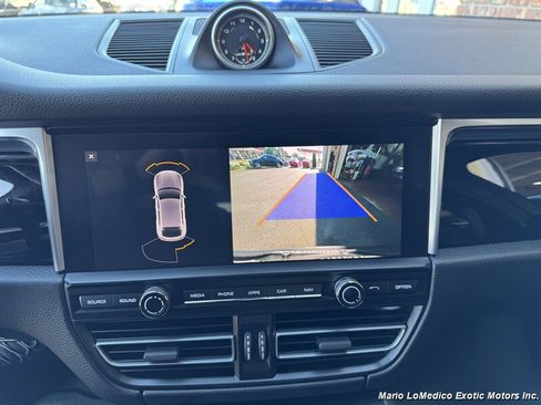 Used 2021 Porsche Macan image 36