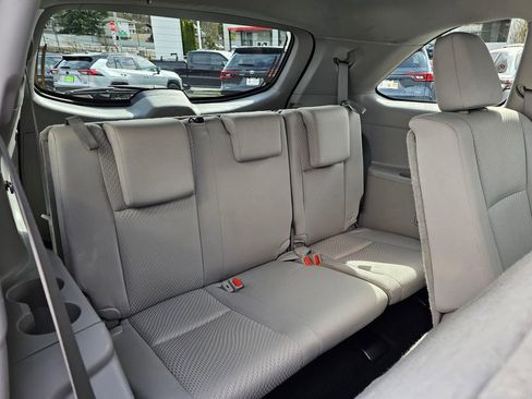 Used 2018 Toyota Highlander LE image 13