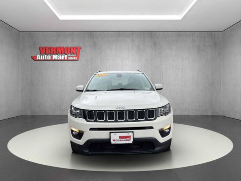 Used 2020 Jeep Compass Latitude w/ Cold Weather Group AWD/4WD image 2