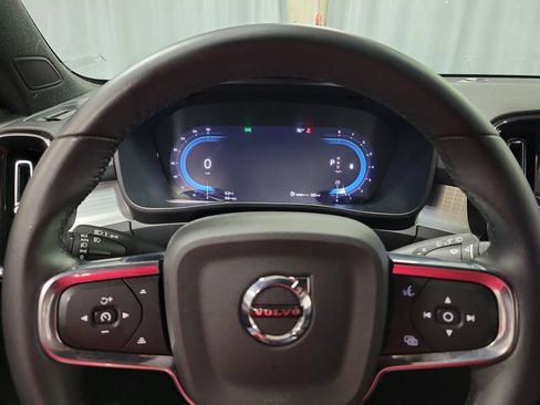 Used 2024 Volvo XC40 B5 Core AWD/4WD image 14