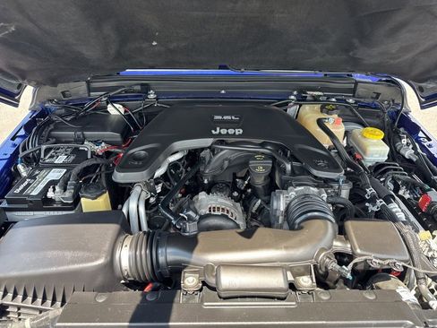 Used 2018 Jeep Wrangler Unlimited Rubicon AWD/4WD image 10