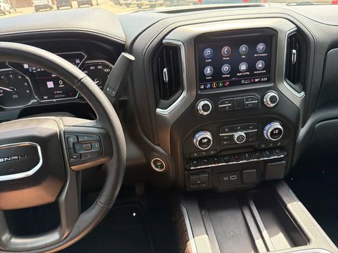 Used 2021 GMC Sierra 1500 Denali w/ Denali Ultimate Package AWD/4WD image 24