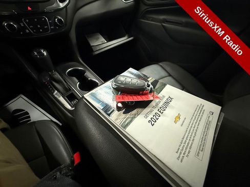 Used 2020 Chevrolet Equinox LT w/ Driver Convenience Package FWD image 29