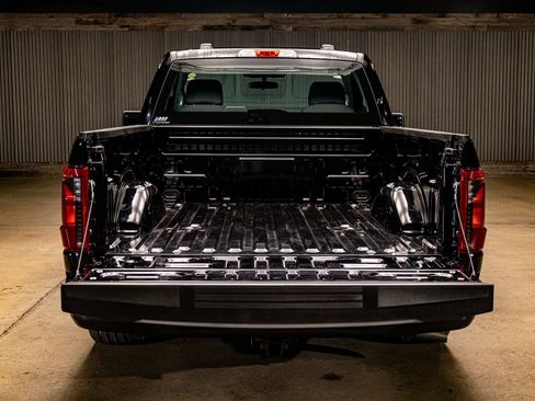 Used 2025 Ford F150 XL image 9