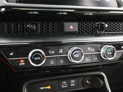 Used 2025 Honda CR-V EX-L image 18