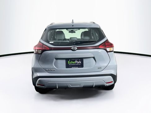Used 2023 Nissan Kicks SR w/ SR Premium Package FWD image 7