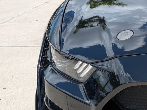 Certified 2022 Ford Mustang Shelby GT500 w/ Technology Package RWD image 9