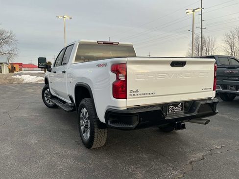 Used 2024 Chevrolet Silverado 2500 Custom w/ Custom Value Package image 5