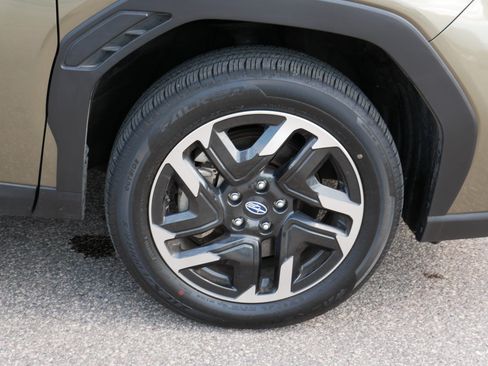 Used 2025 Subaru Forester Premium AWD/4WD image 15