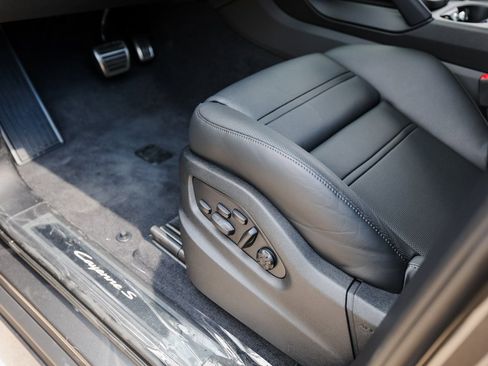 New 2026 Porsche Cayenne S image 14