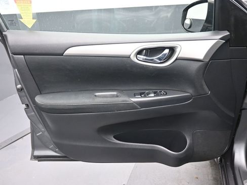 Used 2015 Nissan Sentra SV image 9