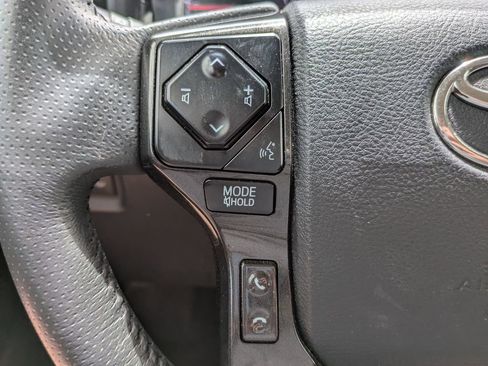 Used 2022 Toyota 4Runner TRD Off-Road AWD/4WD image 15