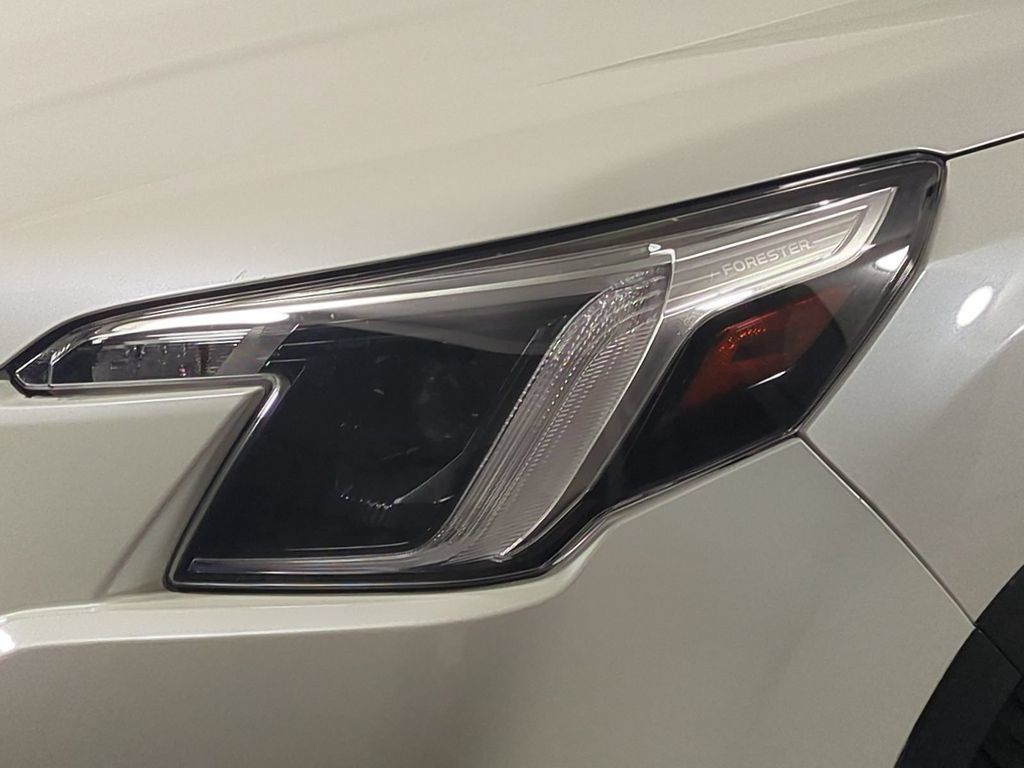 Used 2023 Subaru Forester Limited AWD/4WD image 9