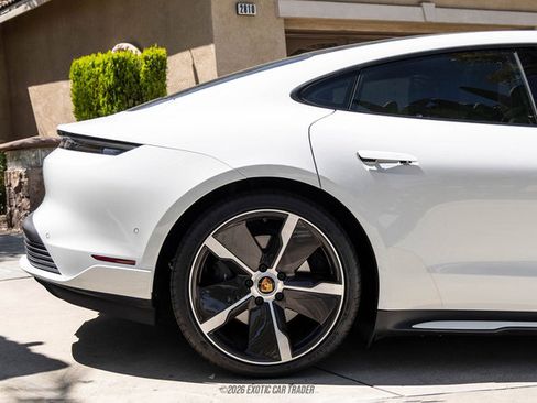Used 2023 Porsche Taycan RWD image 10