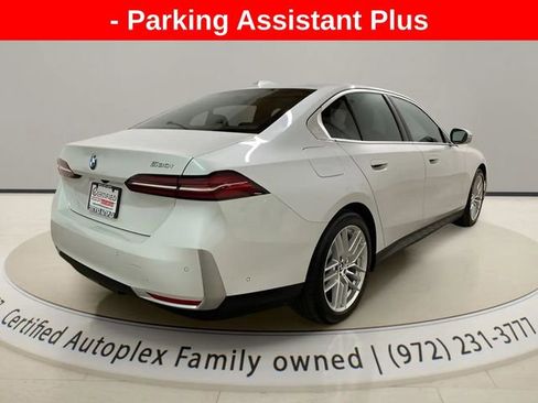 Used 2025 BMW 530i image 4
