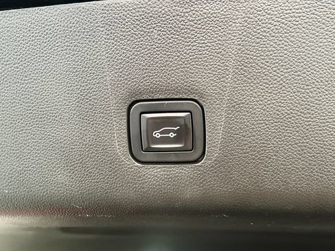 Used 2019 Chevrolet Traverse LT w/ LPO, Floor Liner Package AWD/4WD image 43