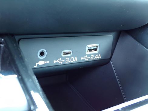 Certified 2025 Subaru Outback Limited image 24