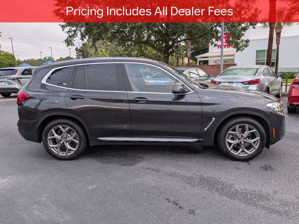 Used 2024 BMW X3 sDrive30i w/ Convenience Package w/ZPA RWD image 3