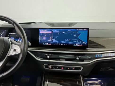 Used 2025 BMW X7 xDrive40i AWD/4WD image 25