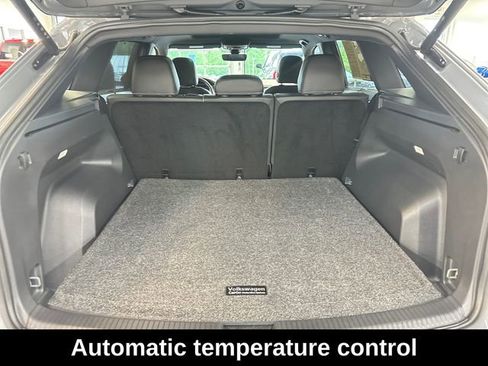 Used 2025 Volkswagen Atlas Cross Sport SEL R-Line AWD/4WD image 7