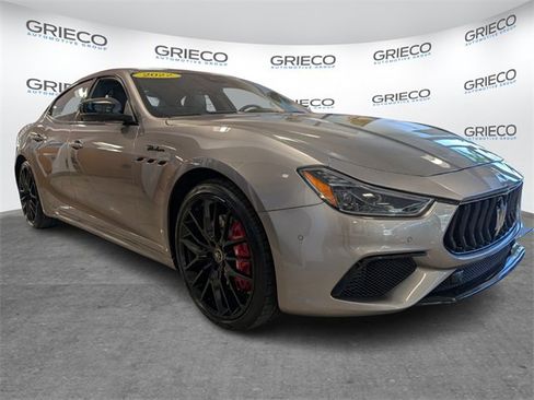 Used 2022 Maserati Ghibli Modena image 1